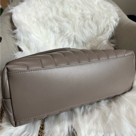 Saint Laurent Medium Loulou - Picture 4 of 16